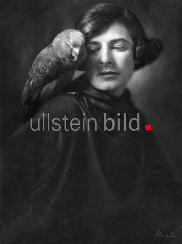 (c) ullstein bild - Frieda Riess